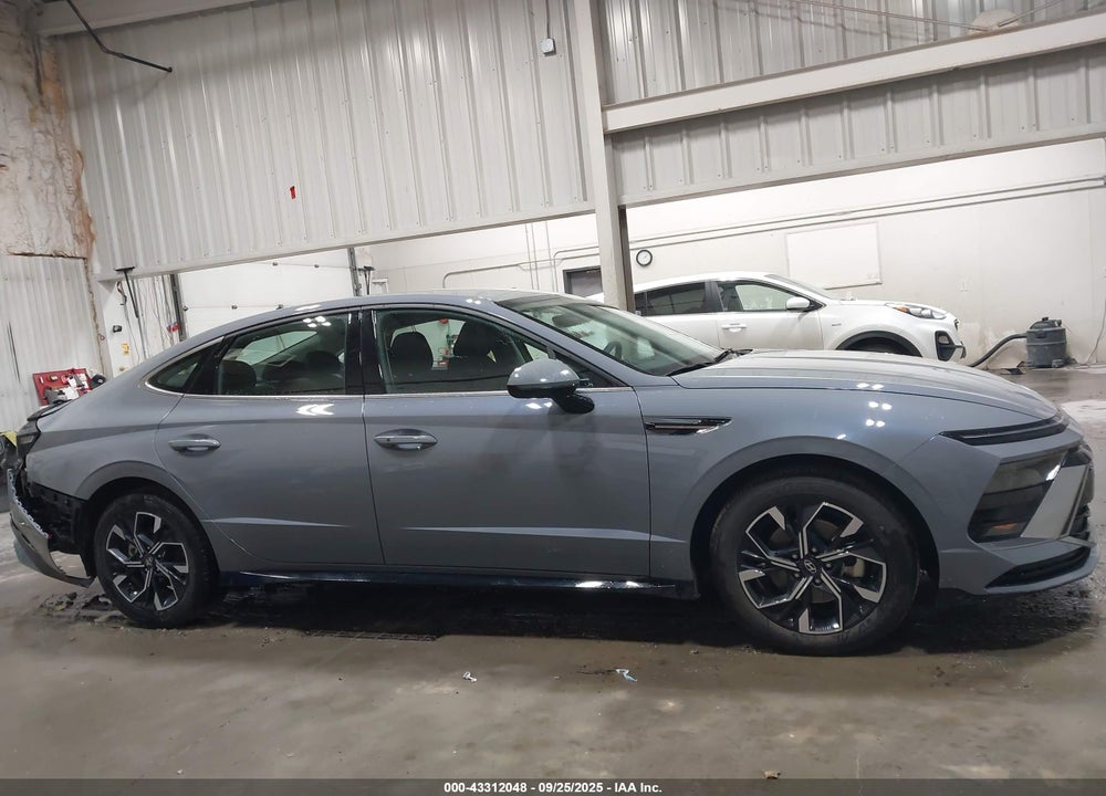 2025 HYUNDAI SONATA VIN: KMHL64JA3SA497063