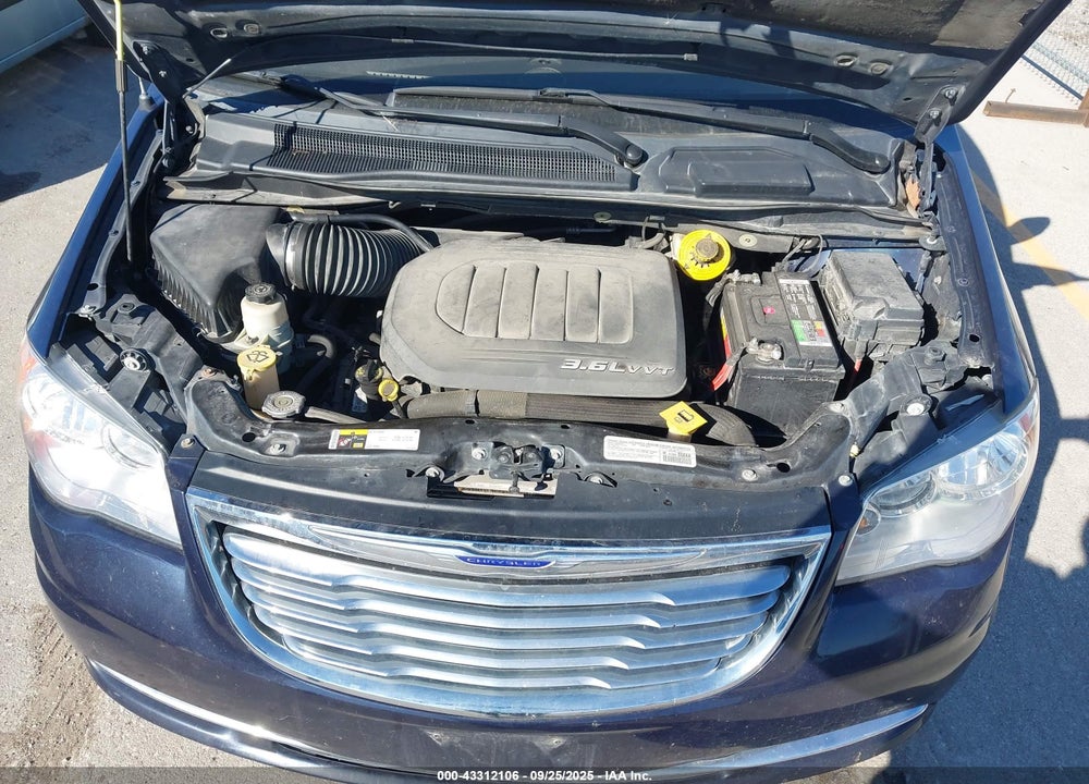 2014 CHRYSLER TOWN & COUNTRY VIN: 2C4RC1CG3ER464569