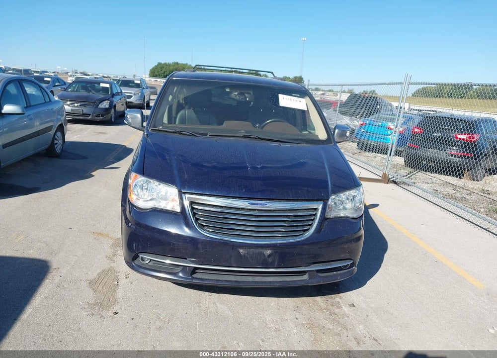 2014 CHRYSLER TOWN & COUNTRY VIN: 2C4RC1CG3ER464569
