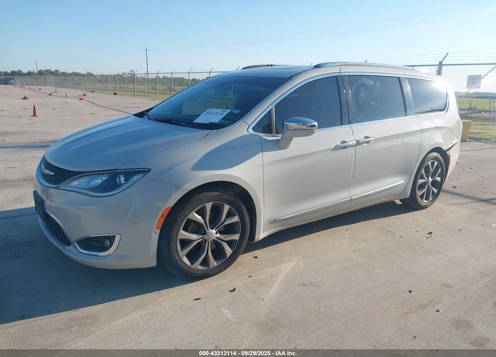 2017 CHRYSLER PACIFICA LIMITED VIN: 2C4RC1GG0HR584196
