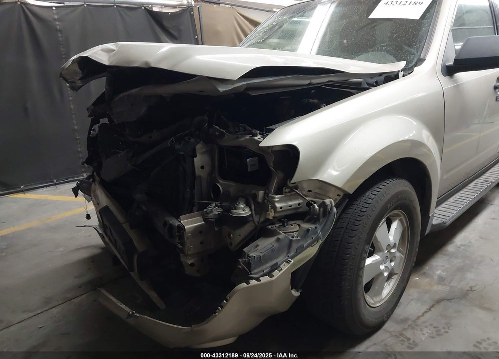 2011 FORD ESCAPE VIN: 1FMCU9DG0BKB72819