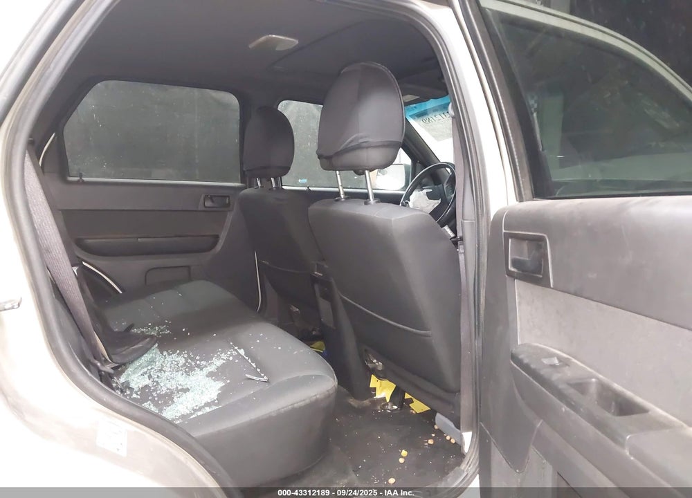 2011 FORD ESCAPE VIN: 1FMCU9DG0BKB72819