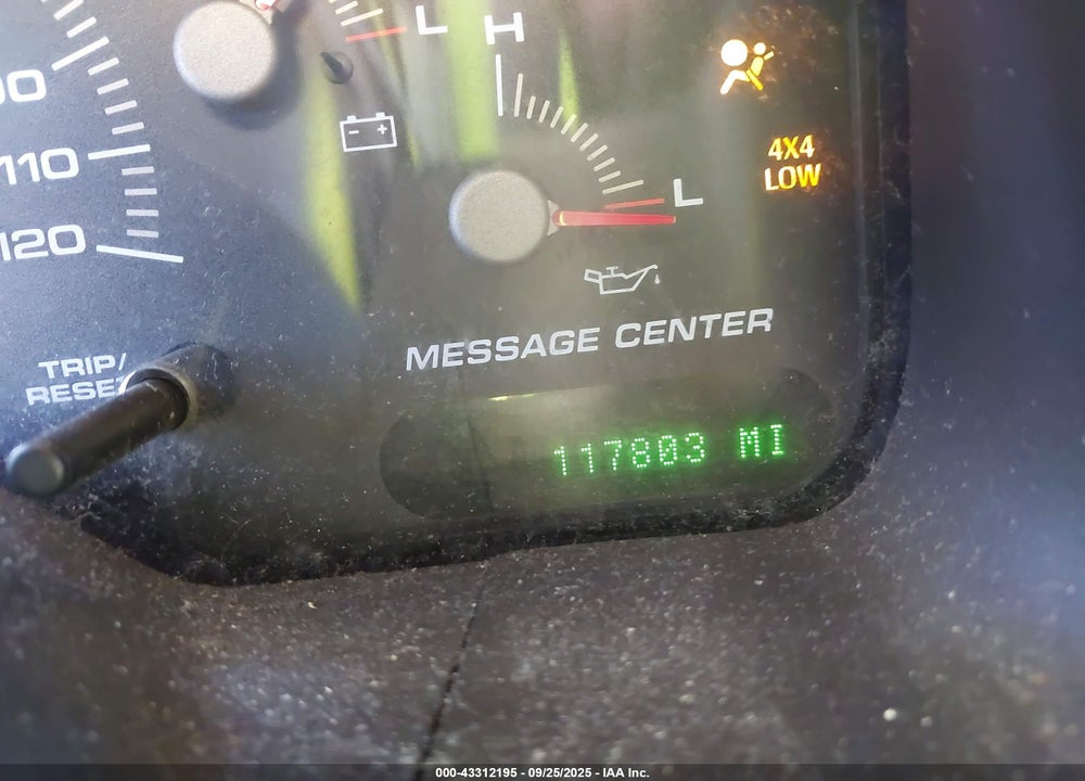 2004 FORD EXPEDITION NBX/XLT VIN: 1FMFU16L14LA31778