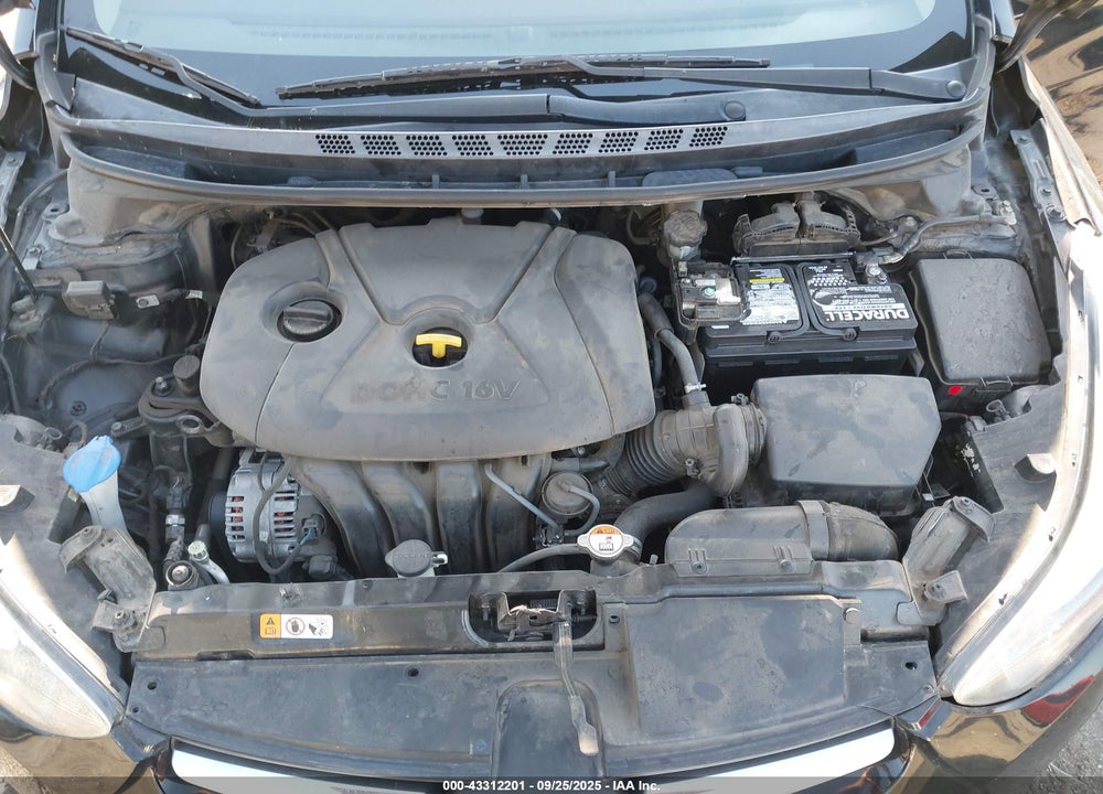 2016 HYUNDAI ELANTRA VIN: 5NPDH4AE1GH747826