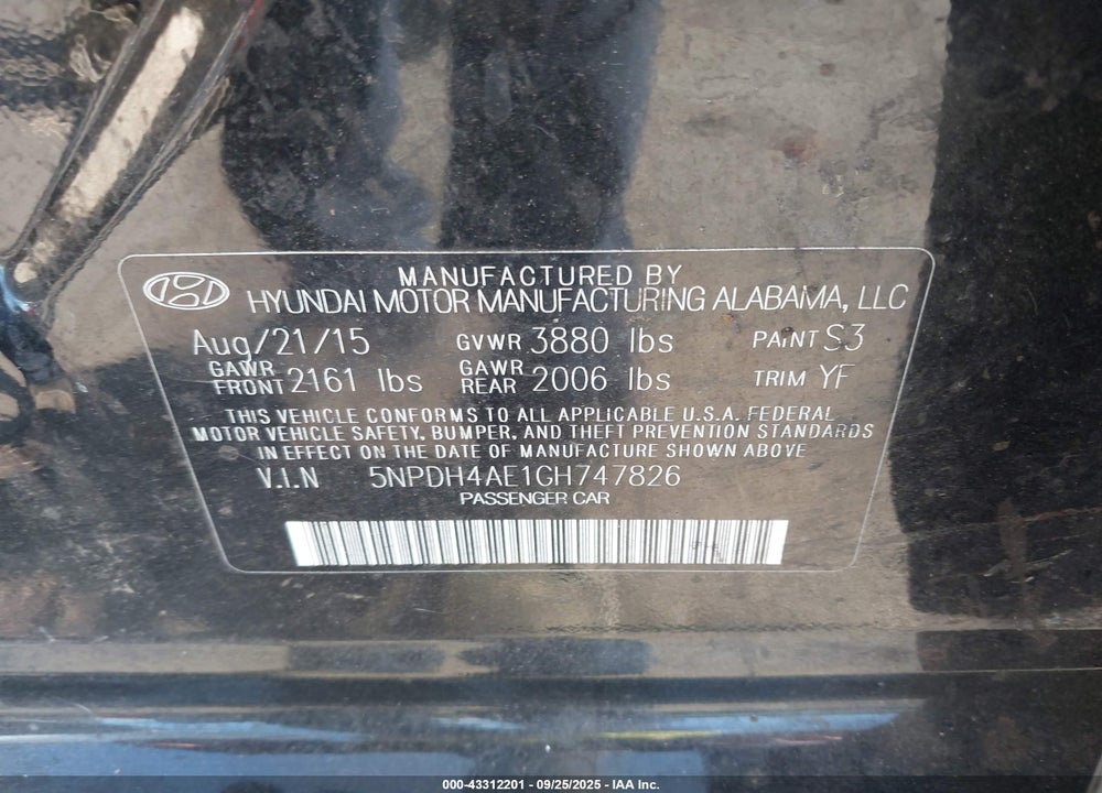 2016 HYUNDAI ELANTRA VIN: 5NPDH4AE1GH747826