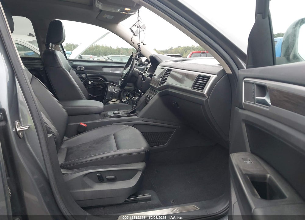 2019 VOLKSWAGEN ATLAS VIN: 1V2RR2CA9KC528892