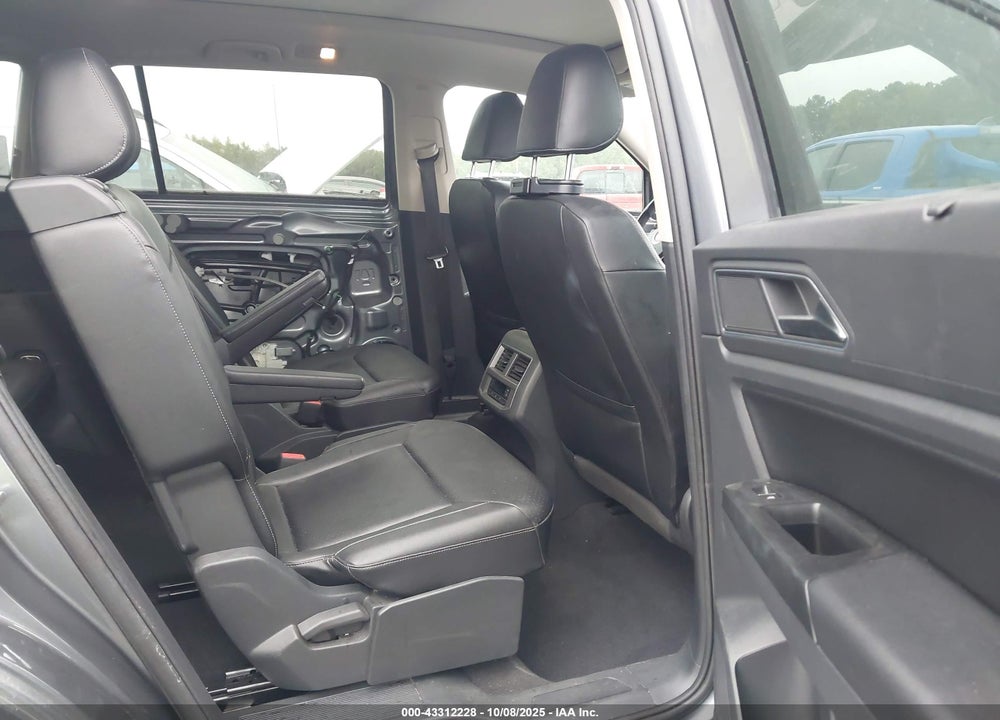 2019 VOLKSWAGEN ATLAS VIN: 1V2RR2CA9KC528892