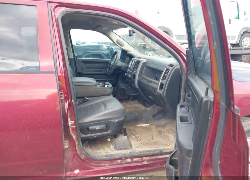 2019 RAM 1500 CLASSIC TRADESMAN 4X2 6'4 BOX VIN: 1C6RR6FG4KS562650