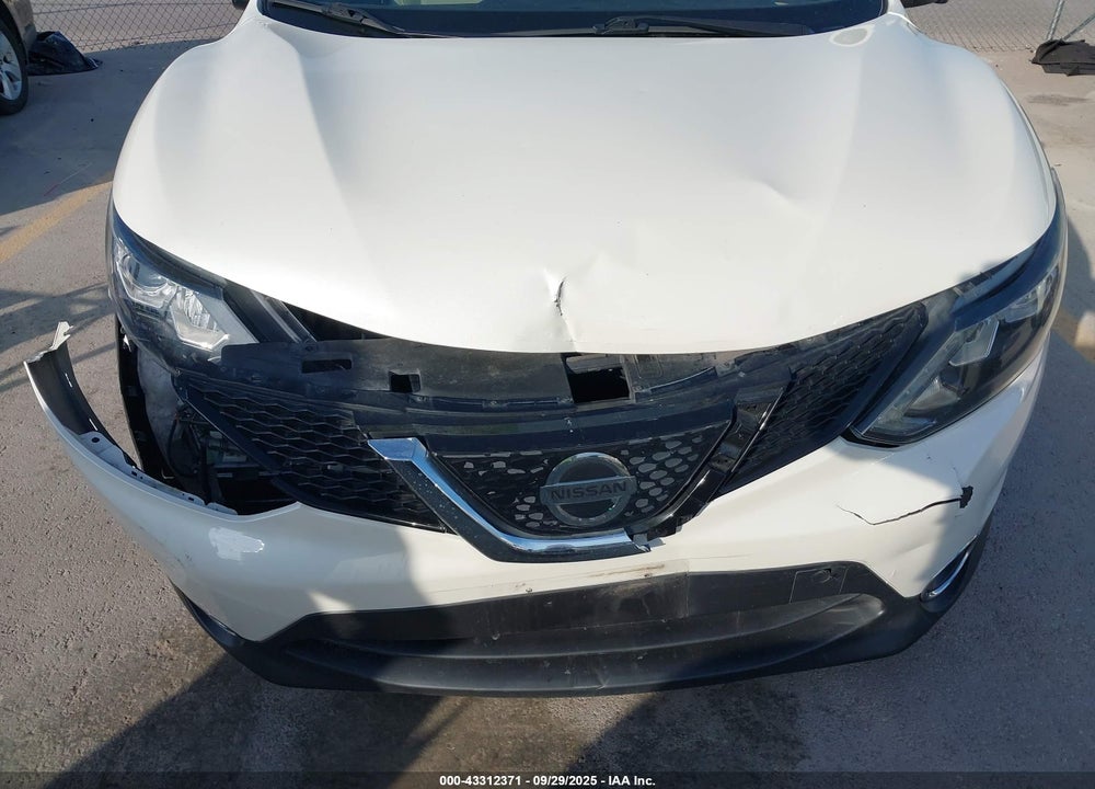 2018 NISSAN ROGUE SPORT SL VIN: JN1BJ1CP6JW154069