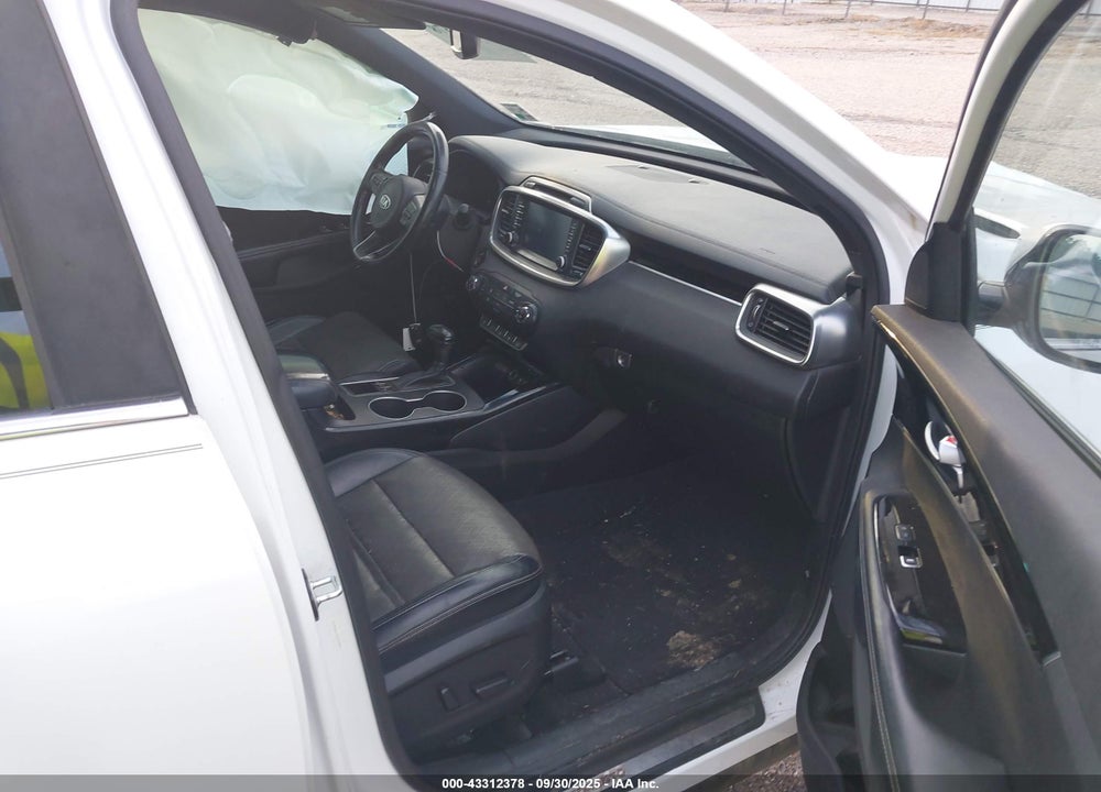 2016 KIA SORENTO VIN: 5XYPKDA13GG141804