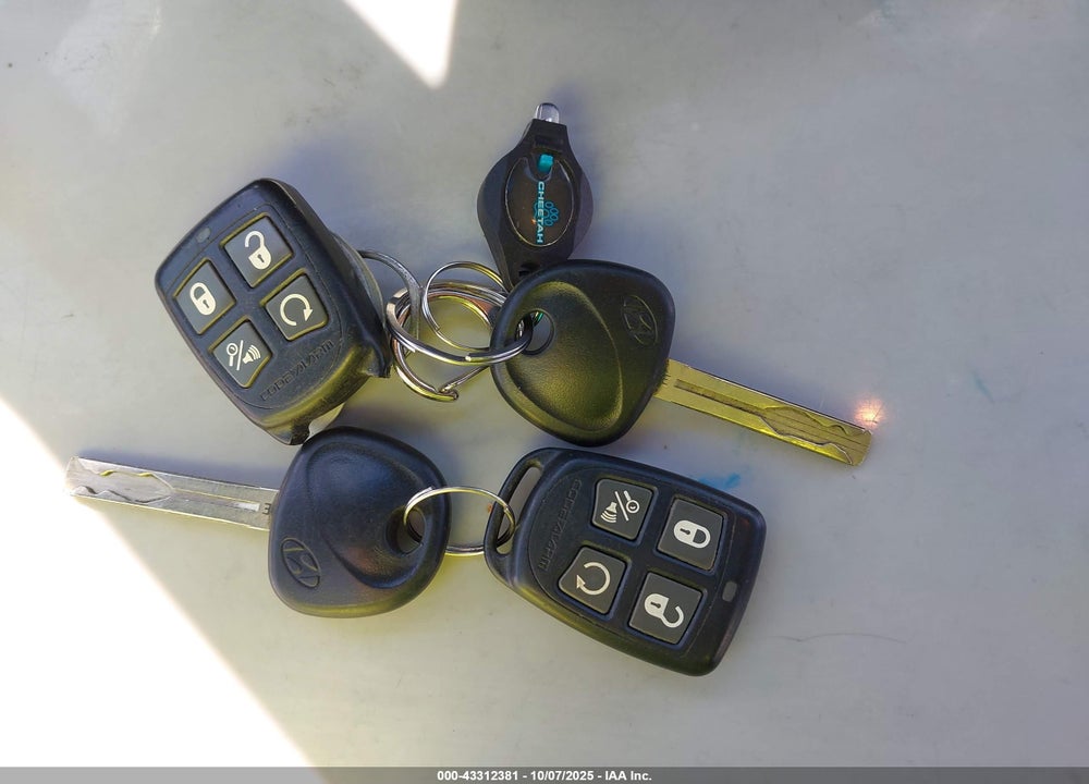 2014 HYUNDAI TUCSON SE VIN: KM8JUCAG9EU942713