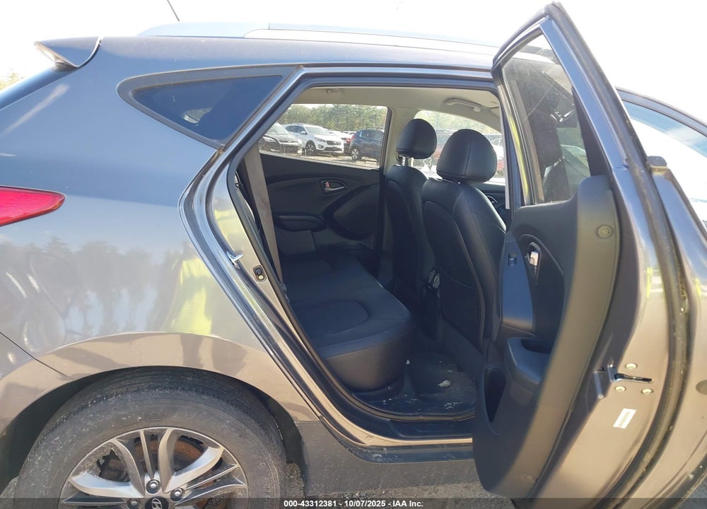 2014 HYUNDAI TUCSON SE VIN: KM8JUCAG9EU942713