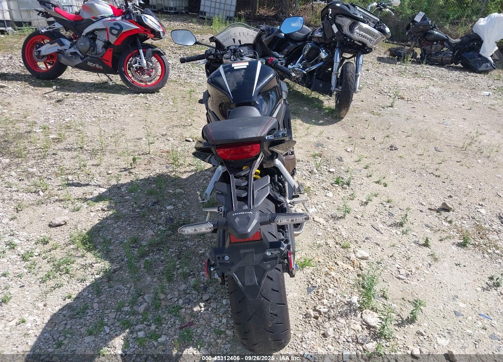 2021 HONDA CBR650 RA VIN: MLHRH0150M5200294