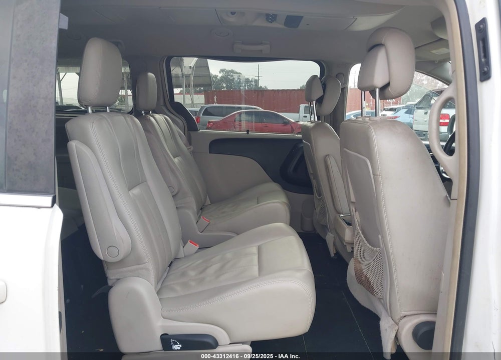 2013 CHRYSLER TOWN & COUNTRY VIN: 2C4RC1BG2DR540413