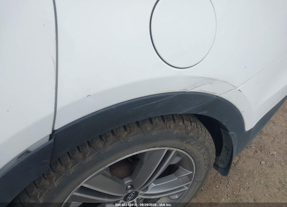 2014 HYUNDAI SANTA FE VIN: KM8SNDHF9EU071221