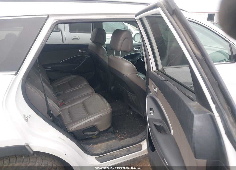 2014 HYUNDAI SANTA FE VIN: KM8SNDHF9EU071221