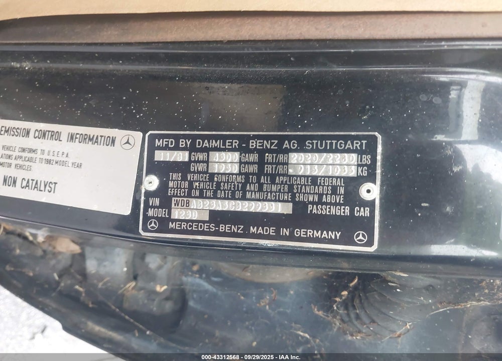 1982 MERCEDES-BENZ 240 D VIN: WDBAB23A5CB299331