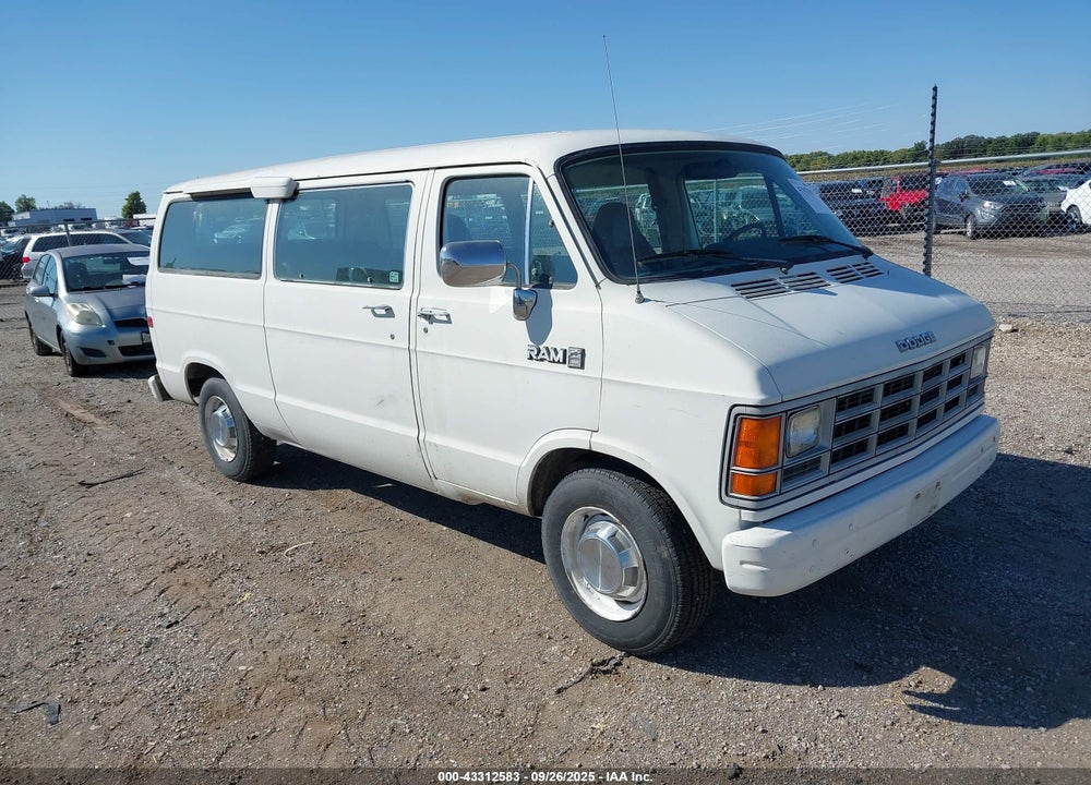 1988 DODGE RAM WAGON B350 BUS VIN: 2B5WB31Y1JK105603