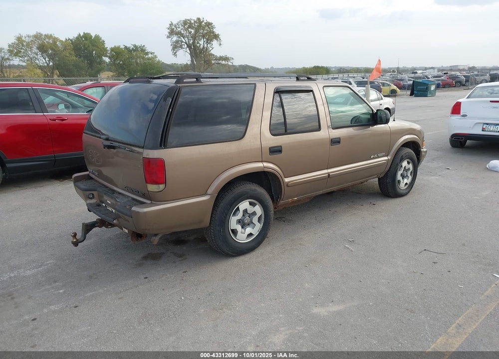 2002 CHEVROLET BLAZER LS VIN: 1GNDT13WX2K216290