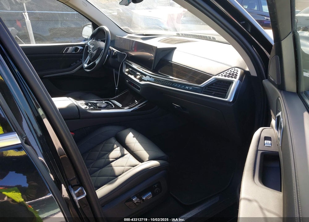 2025 BMW X7 XDRIVE40I VIN: 5UX23EM01S9X15860