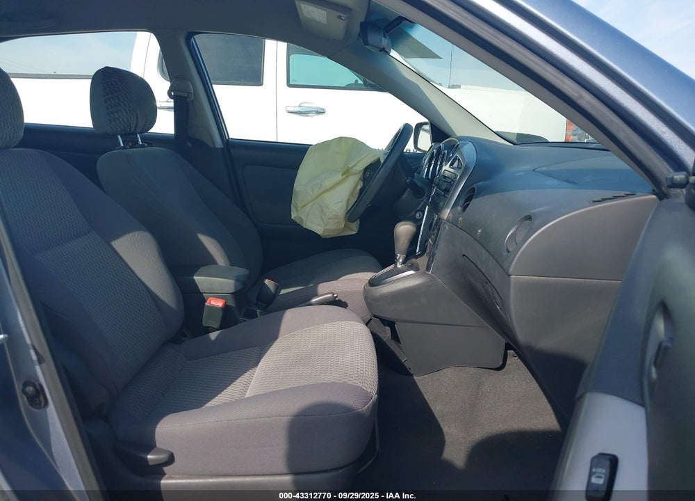 2008 TOYOTA MATRIX VIN: 2T1KR32E18C716173
