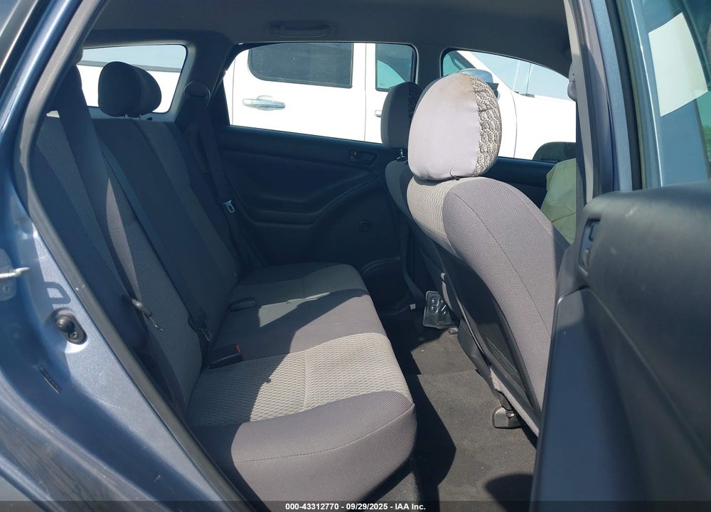2008 TOYOTA MATRIX VIN: 2T1KR32E18C716173