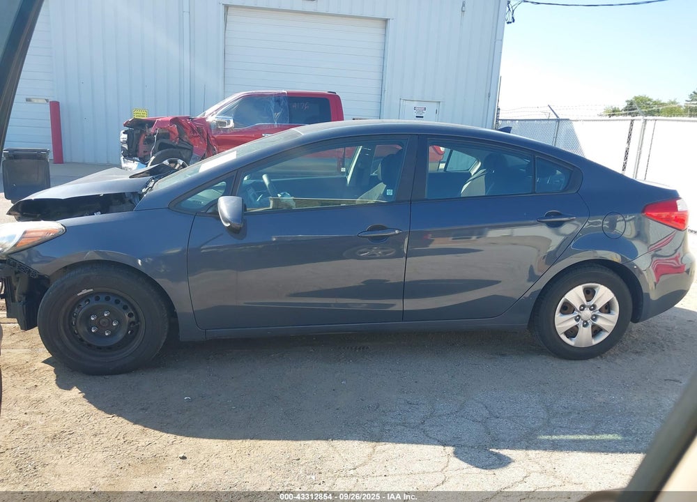 2016 KIA FORTE VIN: KNAFK4A63G5567330