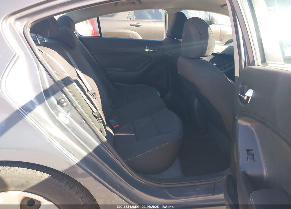 2016 KIA FORTE VIN: KNAFK4A63G5567330