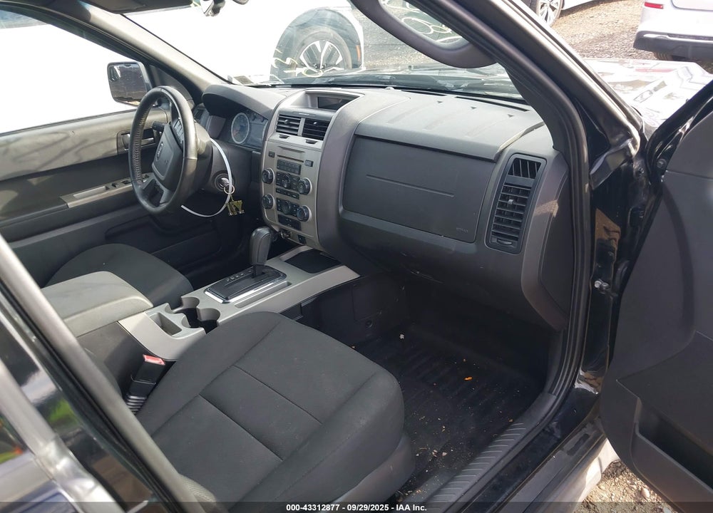 2010 FORD ESCAPE VIN: 1FMCU9D74AKB88875
