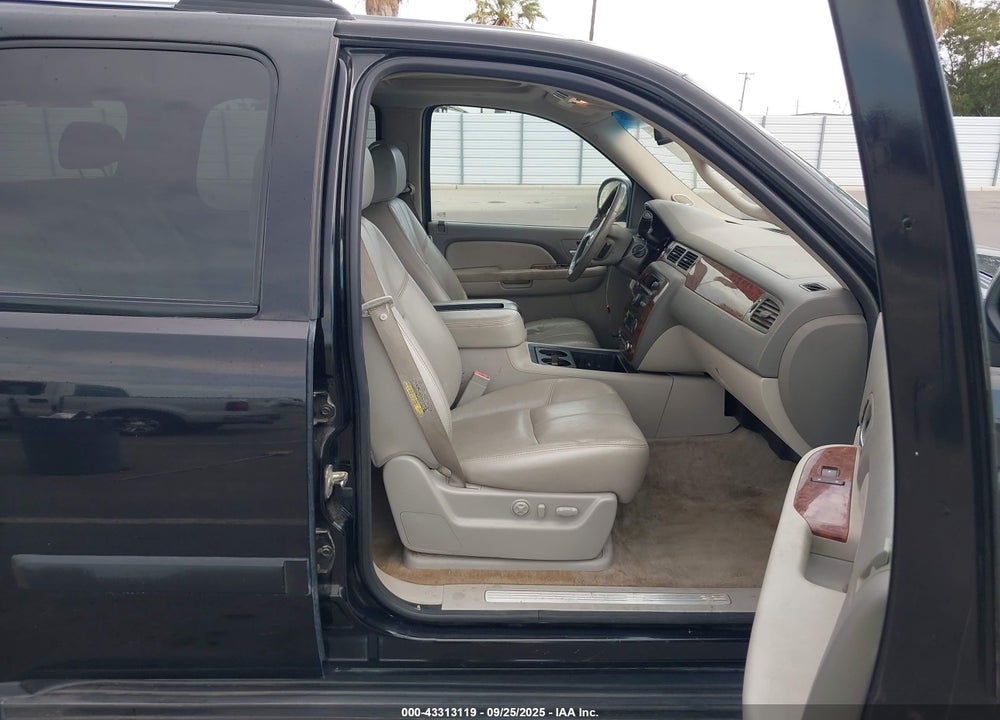 2007 CHEVROLET TAHOE LT VIN: 1GNFK13027R193402
