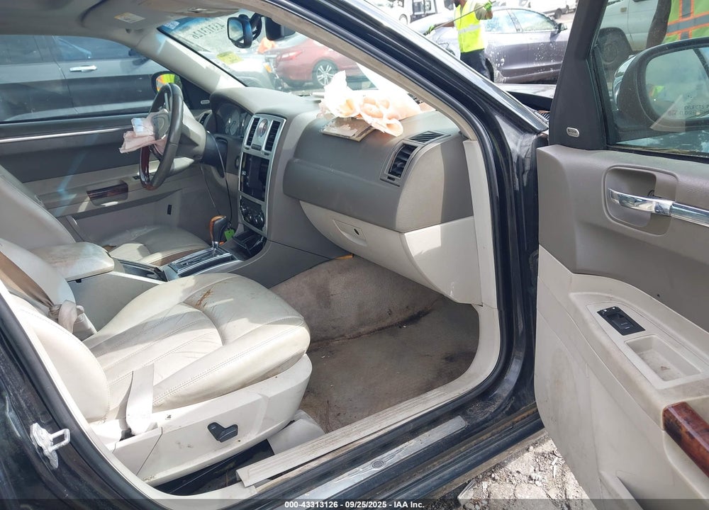 2007 CHRYSLER 300C VIN: 2C3KA63H57H833359