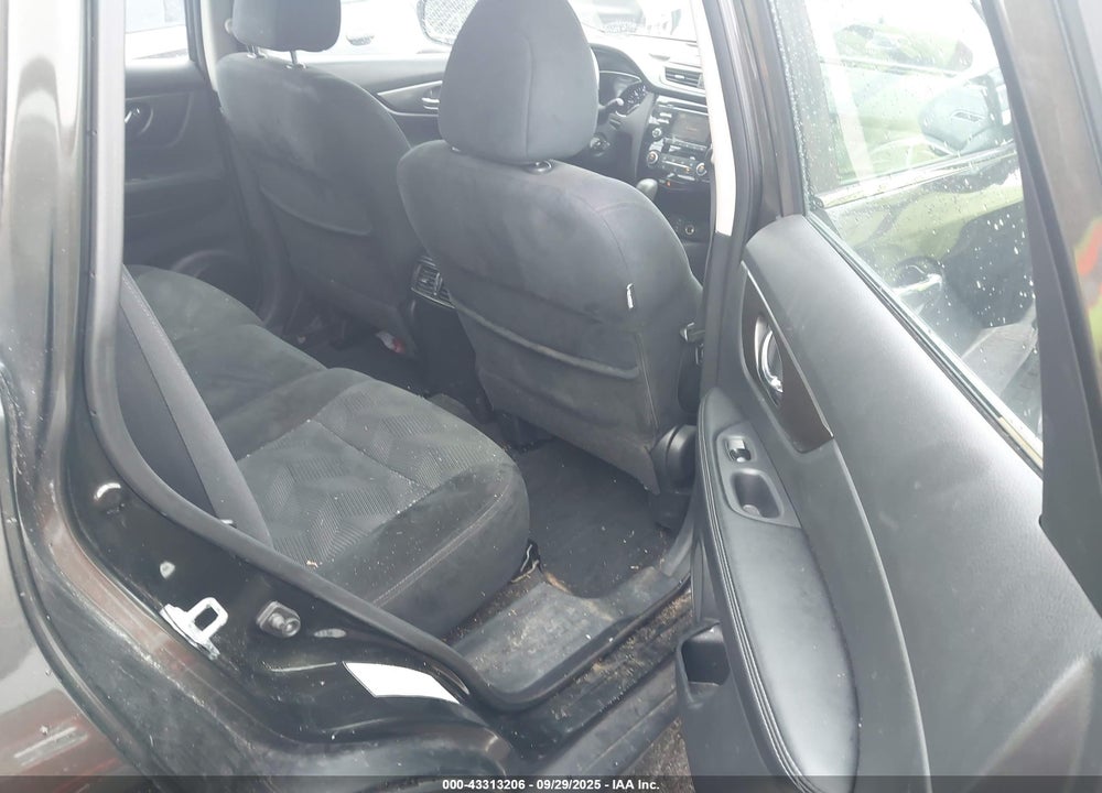 2015 NISSAN ROGUE VIN: 5N1AT2MT5FC870986