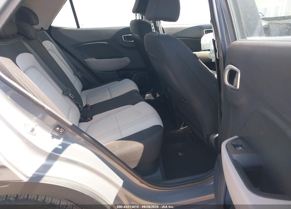 2021 HYUNDAI VENUE VIN: KMHRC8A30MU105444