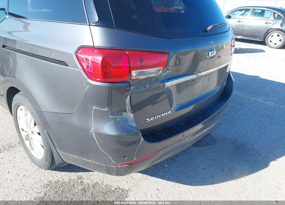 2016 KIA SEDONA EX VIN: KNDMC5C1XG6133916
