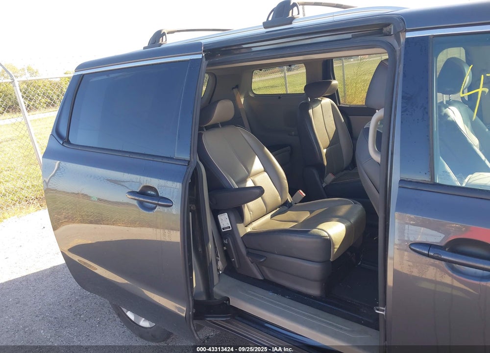 2016 KIA SEDONA EX VIN: KNDMC5C1XG6133916