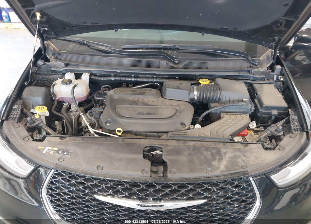 2024 CHRYSLER PACIFICA TOURING L VIN: 2C4RC1BG8RR186646