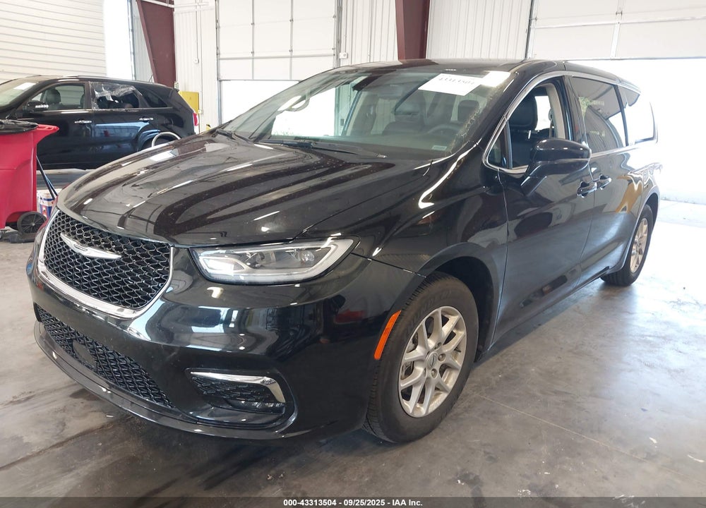 2024 CHRYSLER PACIFICA TOURING L VIN: 2C4RC1BG8RR186646