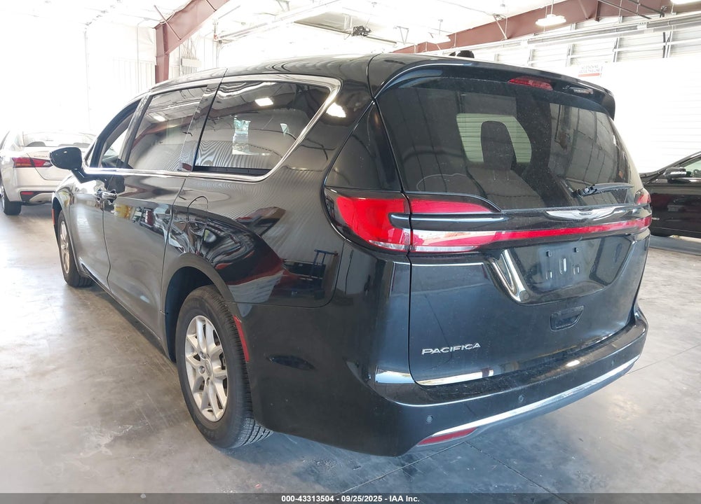 2024 CHRYSLER PACIFICA TOURING L VIN: 2C4RC1BG8RR186646