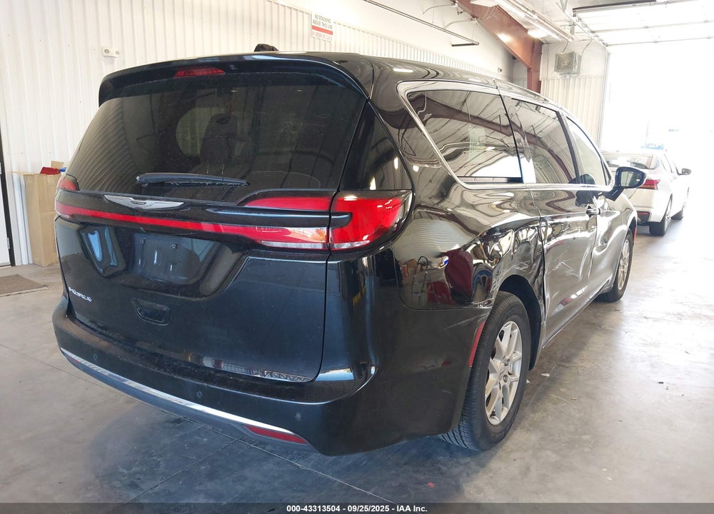 2024 CHRYSLER PACIFICA TOURING L VIN: 2C4RC1BG8RR186646