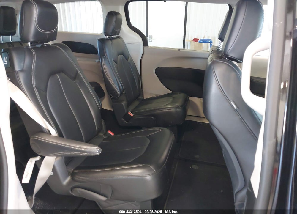2024 CHRYSLER PACIFICA TOURING L VIN: 2C4RC1BG8RR186646