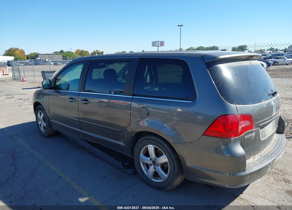 2010 VOLKSWAGEN ROUTAN SE VIN: 2V4RW3D15AR236635