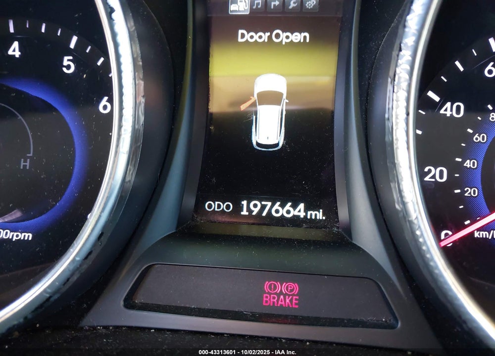 2014 HYUNDAI SANTA FE VIN: 5XYZU3LB8EG138168