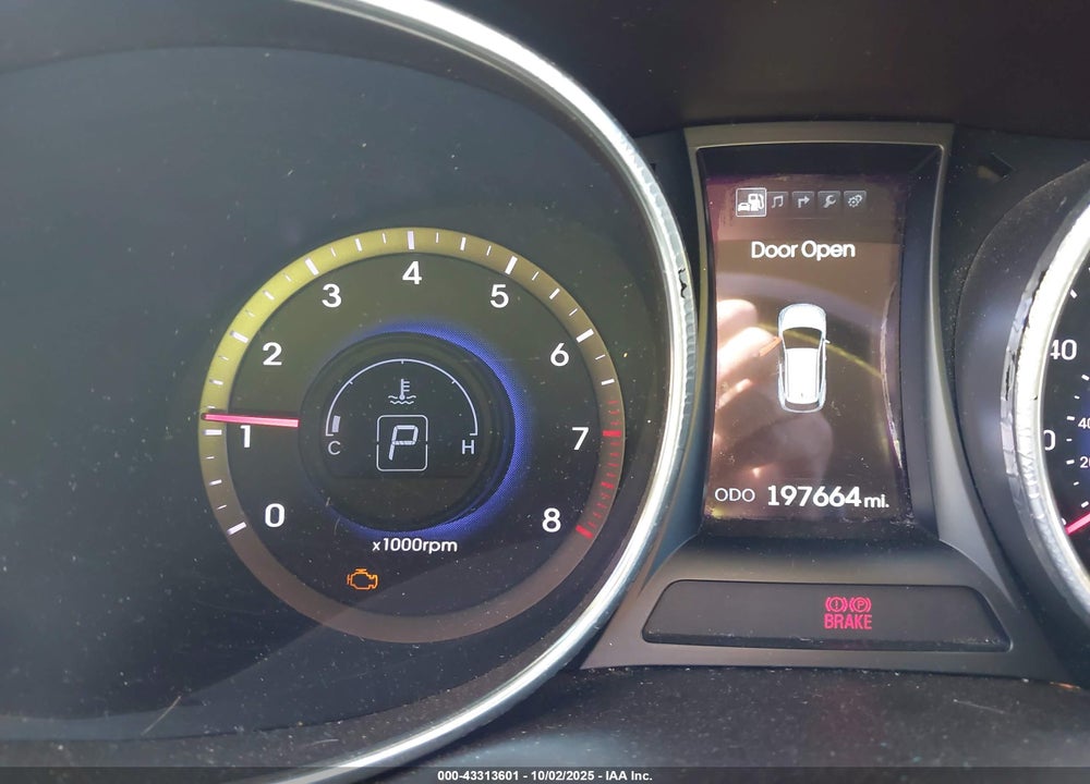 2014 HYUNDAI SANTA FE VIN: 5XYZU3LB8EG138168