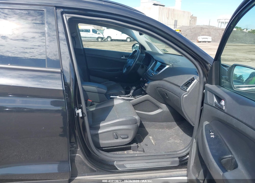 2017 HYUNDAI TUCSON VIN: KM8J3CA20HU534919