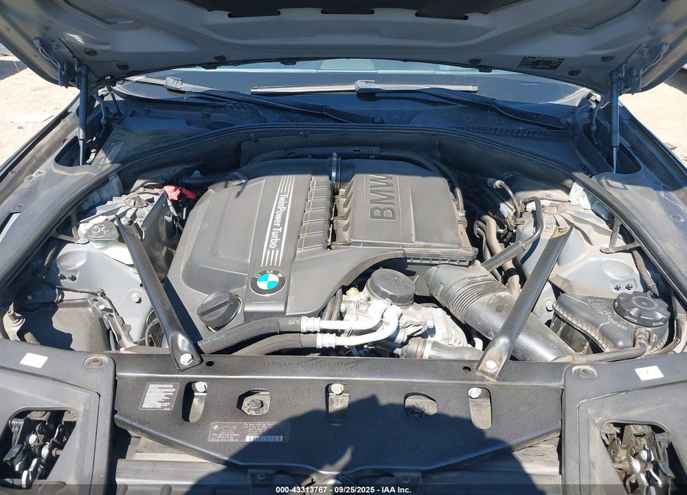 2013 BMW 5 SERIES VIN: WBAFR7C53DC826715