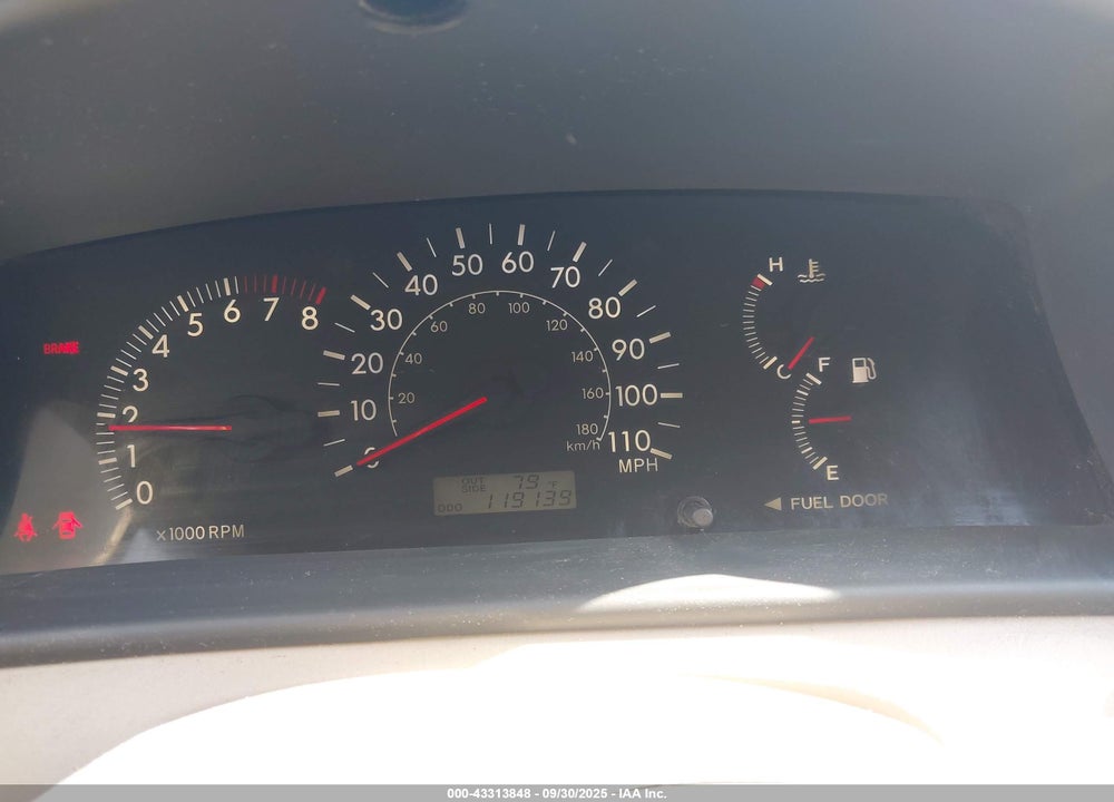 2005 TOYOTA COROLLA LE VIN: 1NXBR32E05Z366996