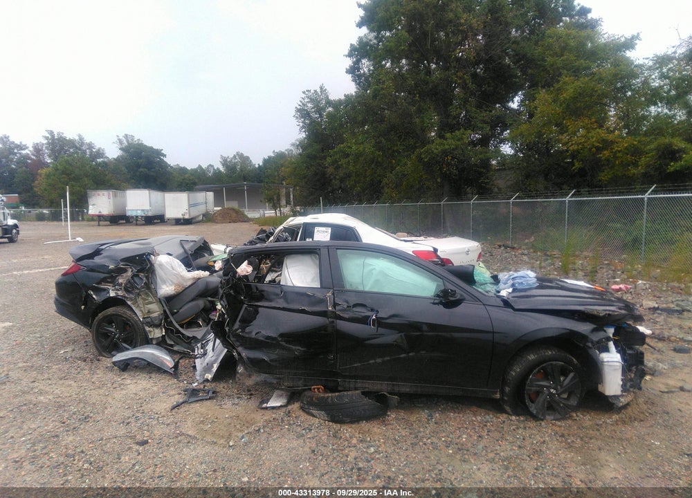 2022 HYUNDAI ELANTRA SEL VIN: 5NPLM4AG0NH058303