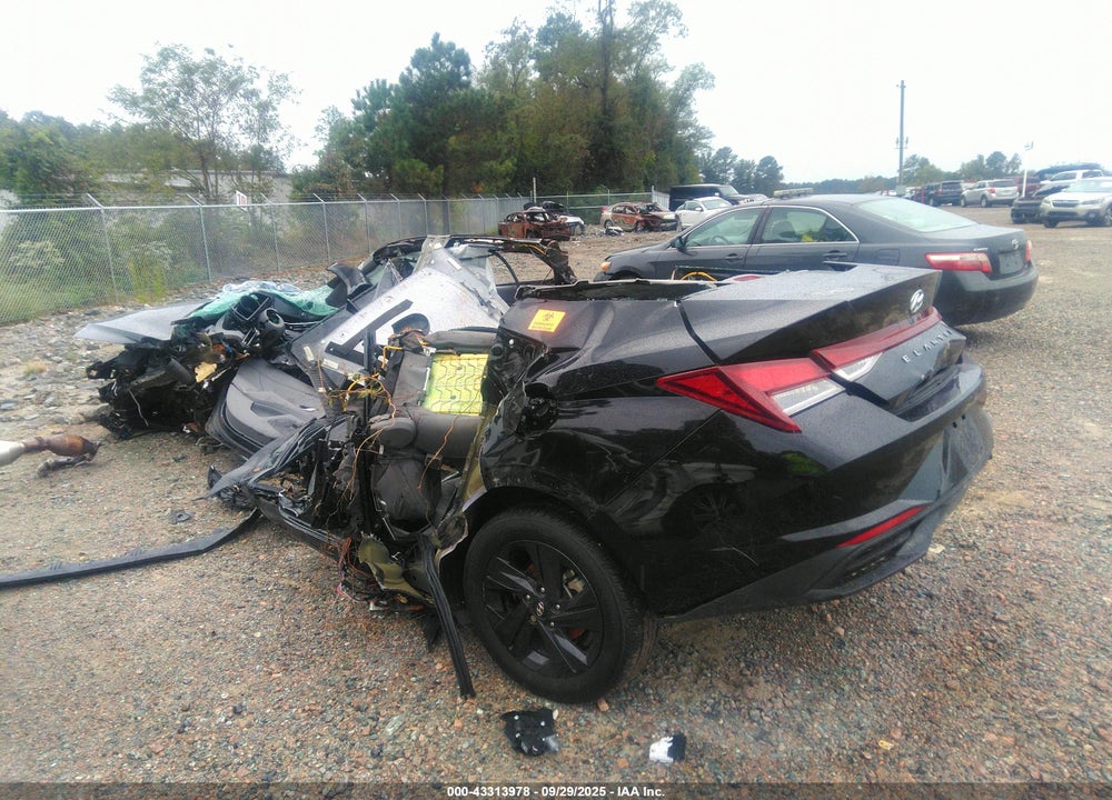 2022 HYUNDAI ELANTRA SEL VIN: 5NPLM4AG0NH058303