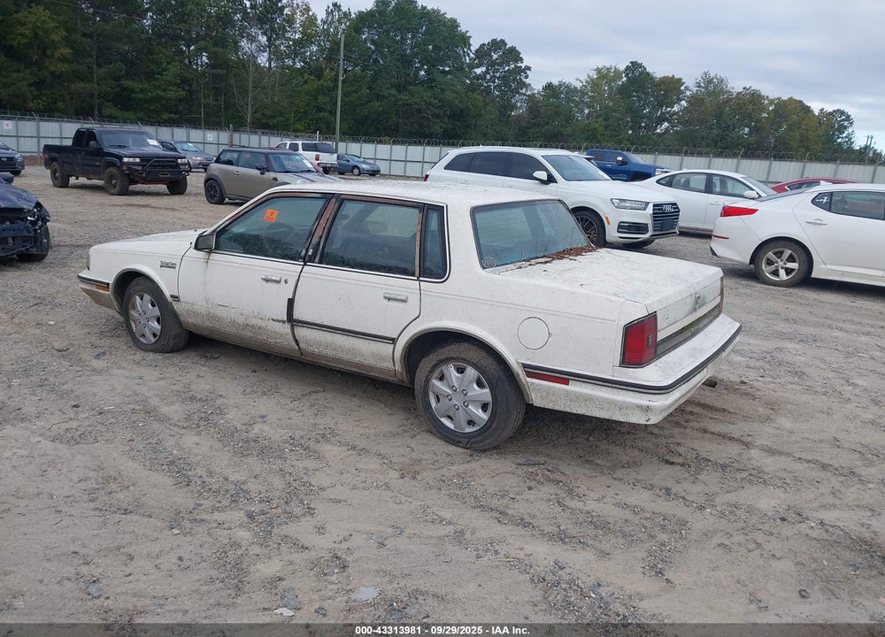 1988 OLDSMOBILE CUTLASS CIERA BROUGHAM VIN: 1G3AM51W8JG300886