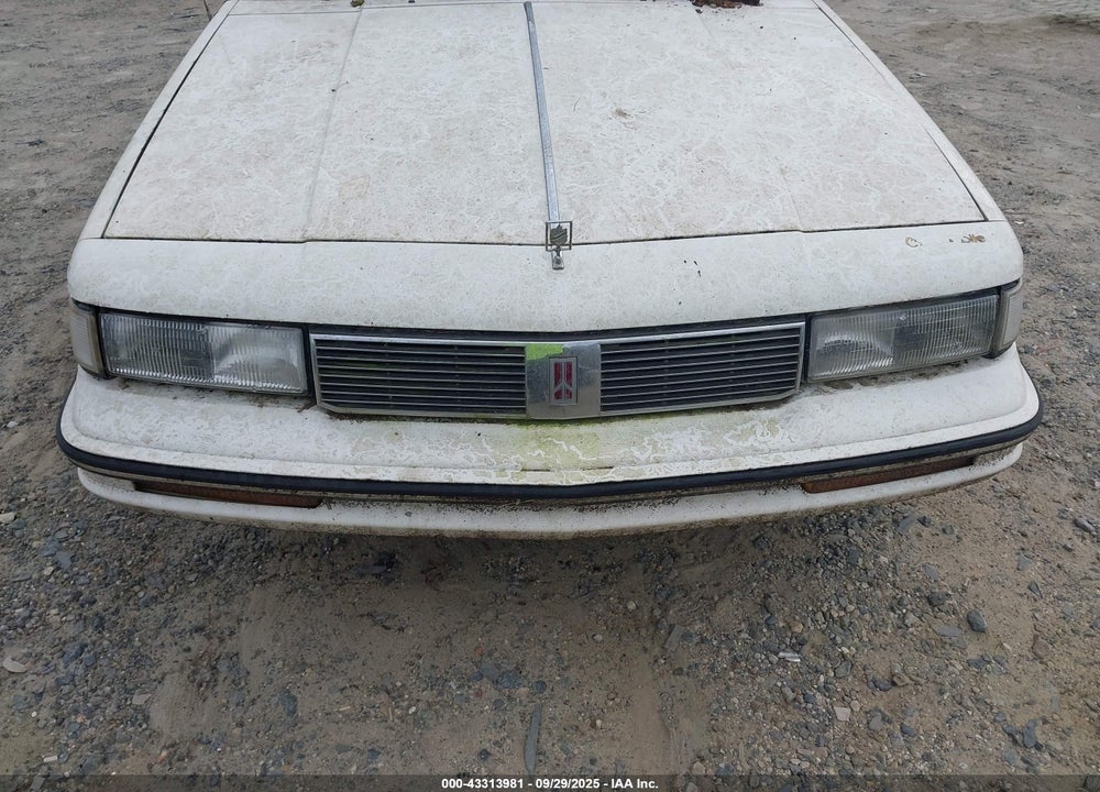 1988 OLDSMOBILE CUTLASS CIERA BROUGHAM VIN: 1G3AM51W8JG300886